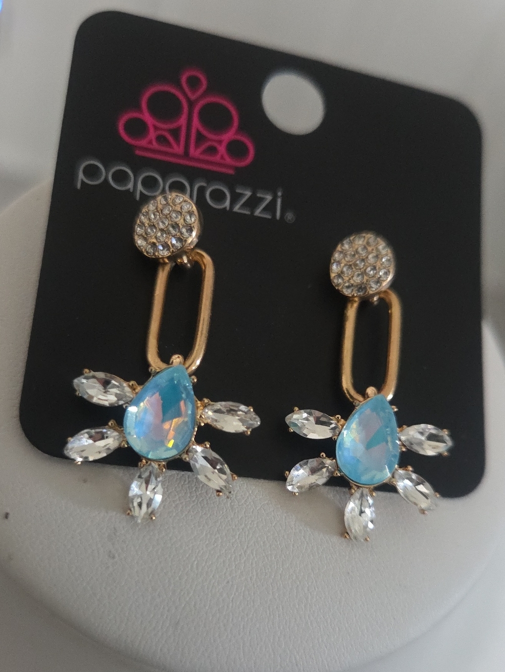 Paparazzi Heirloom Headline Gold Post Earrings NWT